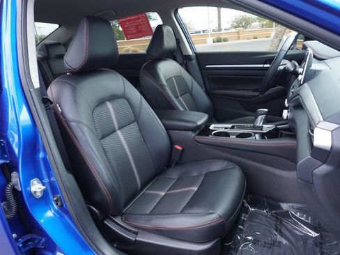 Certified 2025 Nissan Altima 2.5 SR AWD/4WD image 12