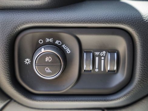 New 2026 RAM 2500 Laramie AWD/4WD image 49