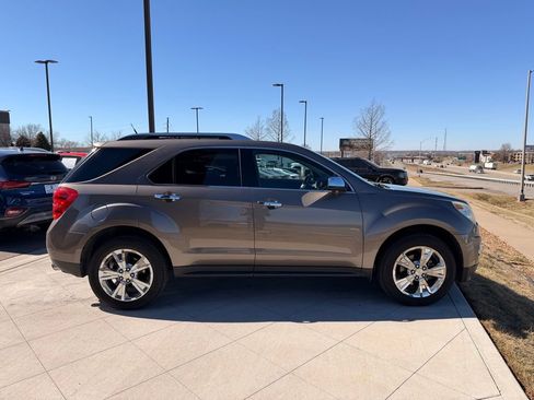 Used 2010 Chevrolet Equinox LTZ image 10
