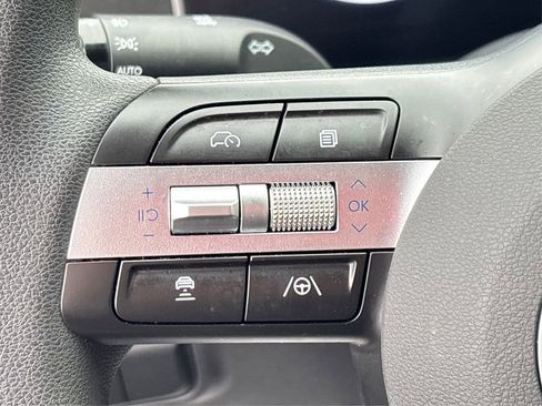 Certified 2025 Hyundai Tucson SE image 33