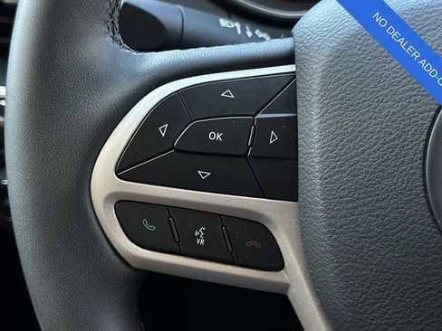 Used 2022 Jeep Cherokee Latitude AWD/4WD image 26