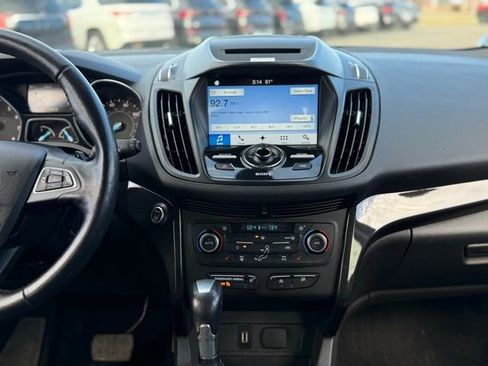 Used 2017 Ford Escape Titanium image 19