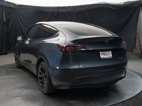 Used 2023 Tesla Model Y Long Range image 10