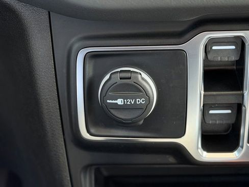 Used 2024 Jeep Wrangler Unlimited Sahara AWD/4WD image 13