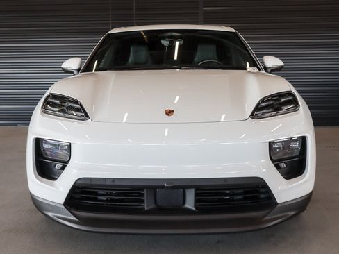 Used 2024 Porsche Macan 4 Electric AWD/4WD image 8