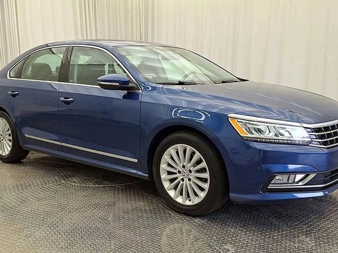 Used 2017 Volkswagen Passat 1.8T SE w/ SE Lighting Package image 5
