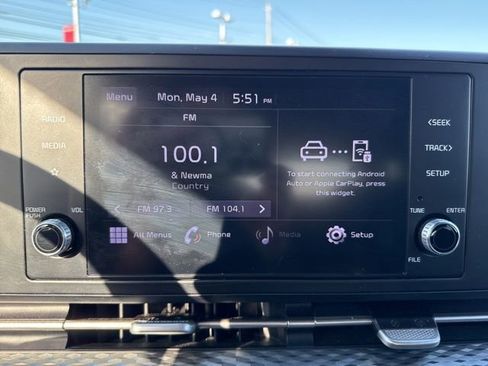 Used 2022 Kia Carnival LX FWD image 12