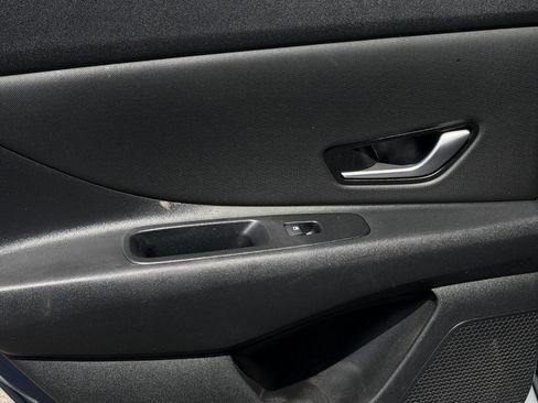 Used 2023 Hyundai Elantra SEL w/ Convenience Package FWD image 8