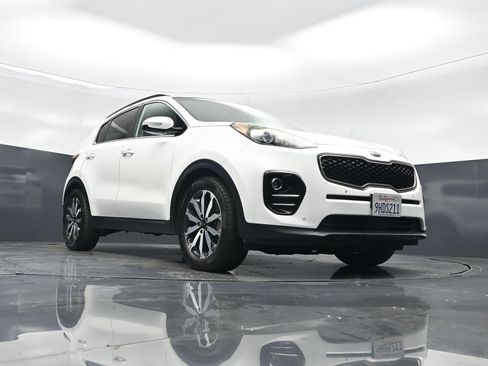 Used 2018 Kia Sportage EX w/ EX Technology Package FWD image 47