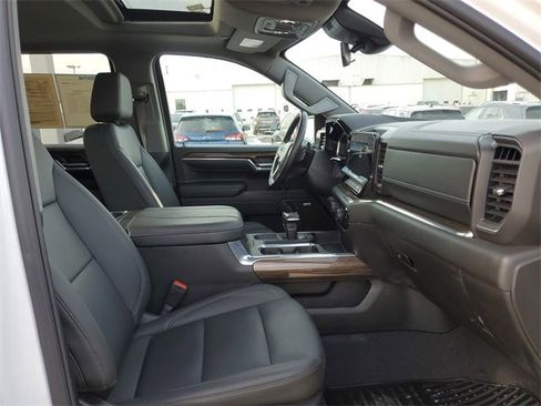 Used 2024 Chevrolet Silverado 1500 RST image 29