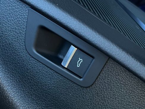 Used 2023 Audi Q8 Prestige image 66