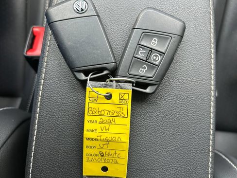Certified 2024 Volkswagen Tiguan SE R-Line FWD image 58