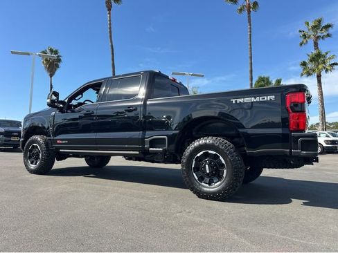 New 2026 Ford F250 Platinum w/ Tremor Off-Road Package image 4