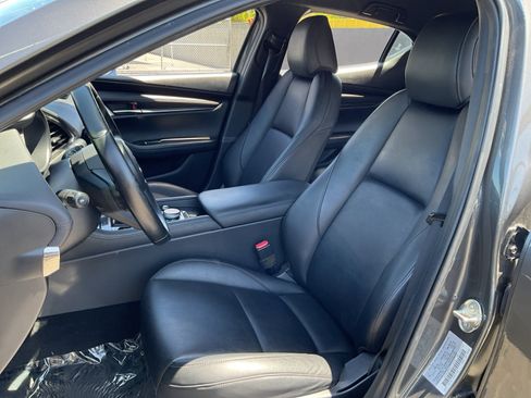 Used 2019 MAZDA MAZDA3 AWD Hatchback w/ Preferred Pkg image 18
