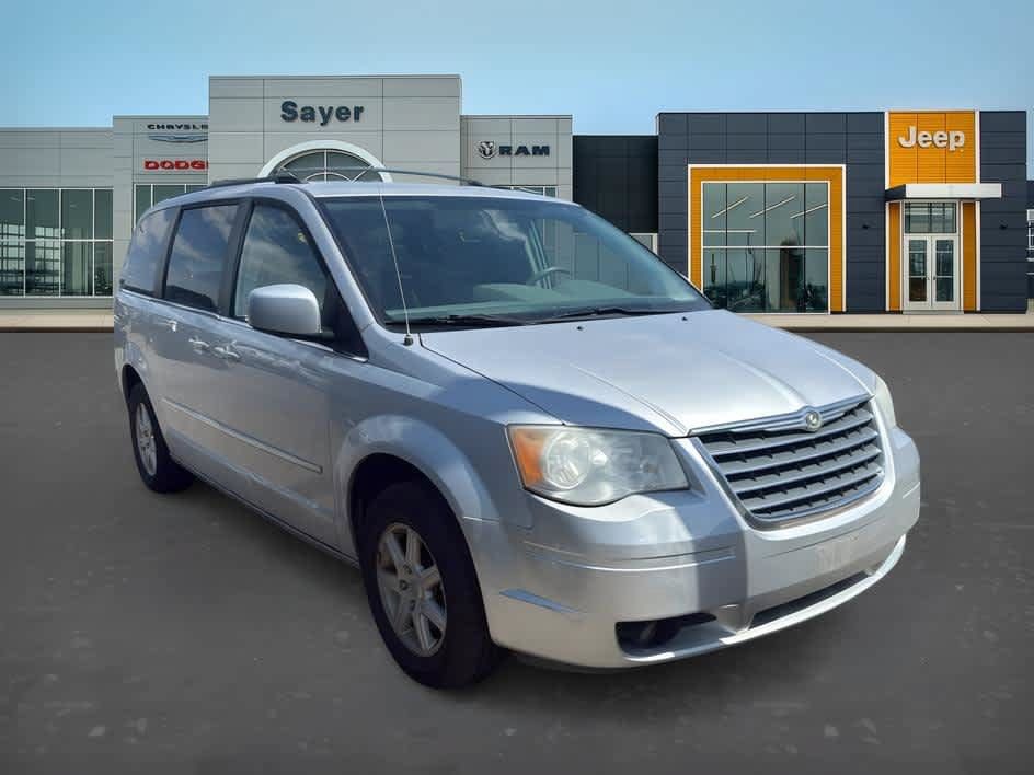 Used 2010 Chrysler Town & Country Touring FWD image 1