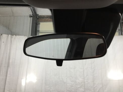 Used 2025 Chevrolet TrailBlazer LT AWD/4WD image 24