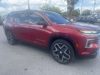 Used 2025 Chevrolet Traverse High Country video 1