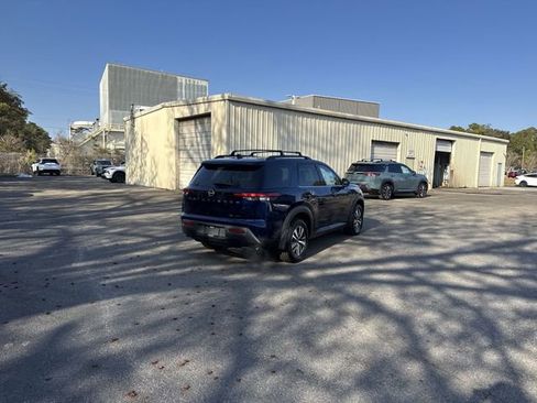 New 2026 Nissan Pathfinder SL image 5