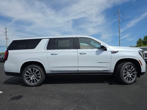 New 2026 GMC Yukon XL Denali w/ Denali Reserve Package AWD/4WD image 18