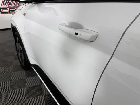Used 2023 Hyundai Venue Limited w/ Cargo Package FWD image 24