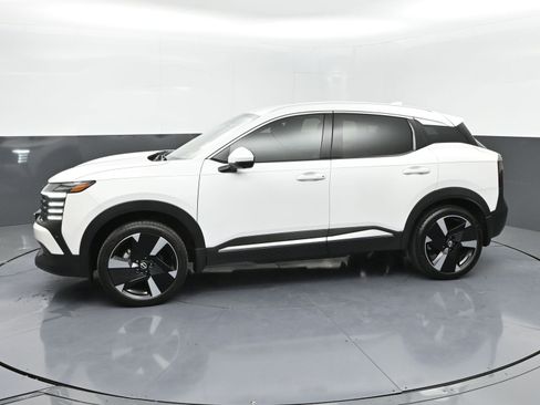 Used 2025 Nissan Kicks SR image 27