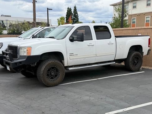 Used 2010 GMC Sierra 2500 SLT w/ SLT Convenience Package AWD/4WD image 1