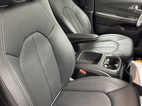 New 2026 Chrysler Voyager LX image 25