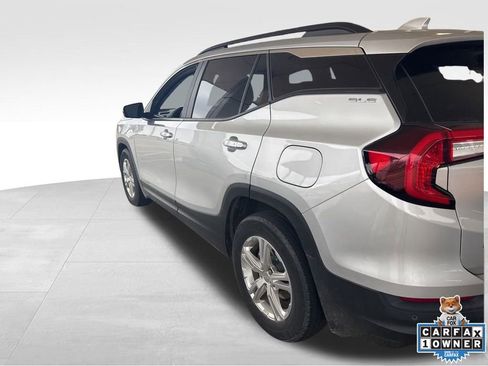 Used 2022 GMC Terrain SLE w/ Driver Convenience Package image 13