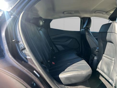 Used 2022 Ford Mustang Mach-E Select image 12