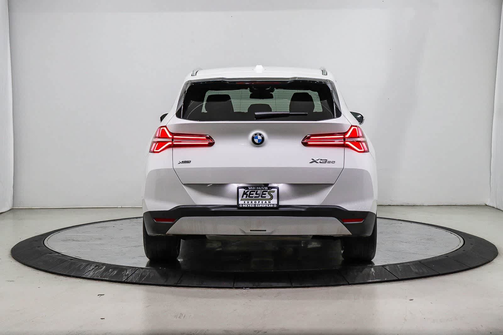 Used 2026 BMW X3 xDrive30i AWD/4WD image 3