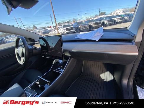 Used 2018 Tesla Model 3 Long Range image 32