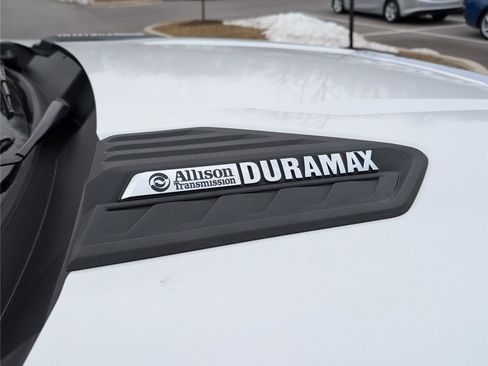 Used 2024 Chevrolet Silverado 2500 LTZ w/ LTZ Convenience Package image 8