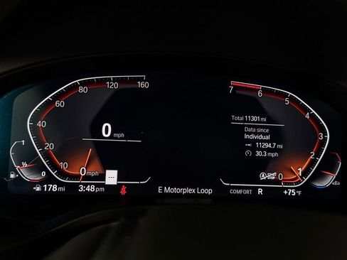 Used 2025 BMW X4 xDrive30i AWD/4WD image 17