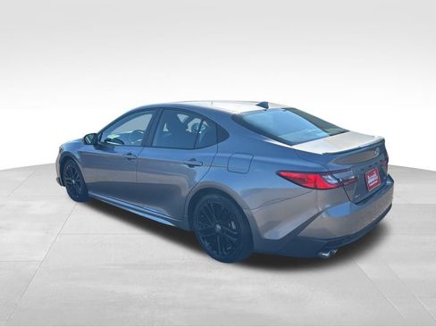 Used 2025 Toyota Camry SE FWD image 3