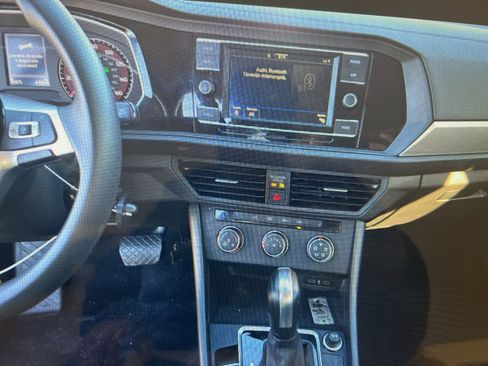 Used 2020 Volkswagen Jetta S w/ Driver Assistance Package image 10