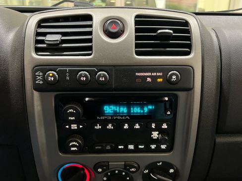 Used 2011 Chevrolet Colorado LT image 24