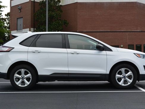 Used 2017 Ford Edge SE w/ Cargo Accessory Package image 5