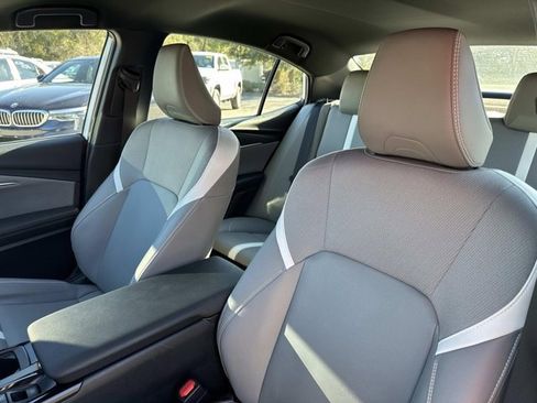 Certified 2025 Toyota Camry SE image 9