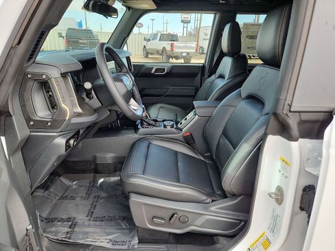 New 2025 Ford Bronco Badlands image 13