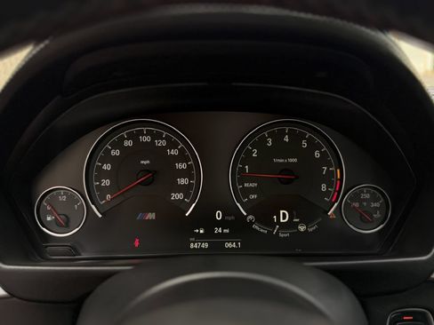Used 2017 BMW M4 Coupe RWD image 13