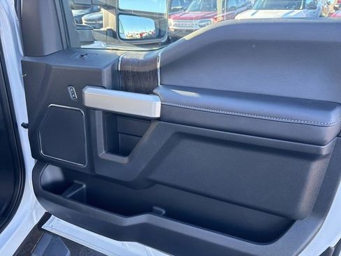 Used 2021 Ford F250 Lariat w/ Chrome Package image 40
