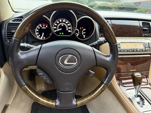 Used 2008 Lexus SC 430 Convertible RWD image 31