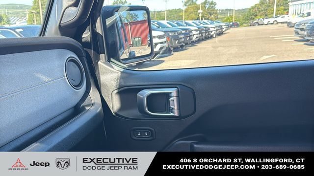 Used 2024 Jeep Wrangler Unlimited w/ Convenience Group AWD/4WD image 18