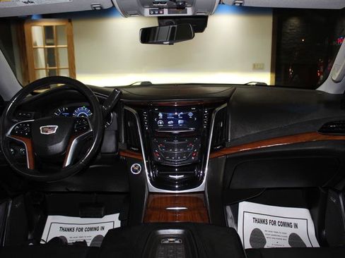 Used 2017 Cadillac Escalade Luxury image 14