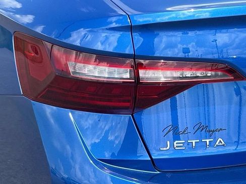 Used 2024 Volkswagen Jetta SE FWD image 11