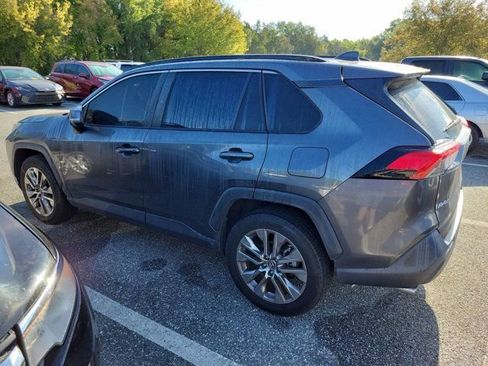 Used 2019 Toyota RAV4 XLE Premium image 7