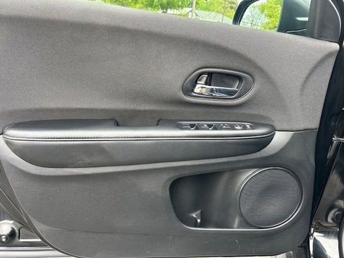 Used 2019 Honda HR-V LX image 19