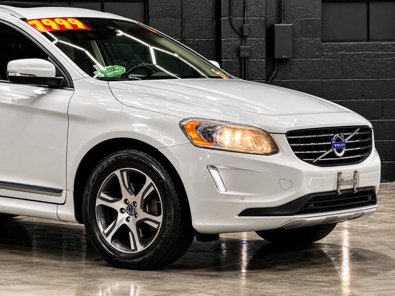 Used 2015 Volvo XC60 T6 AWD/4WD image 14