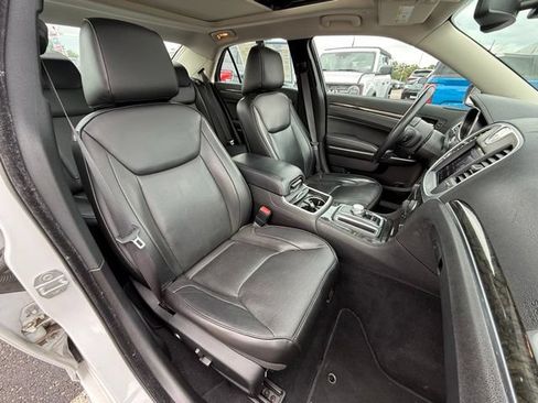 Used 2022 Chrysler 300 Touring L w/ Popular Equipment Group AWD/4WD image 25