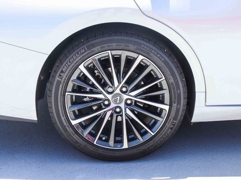 Used 2024 Lexus ES 350 w/ Premium Package FWD image 9